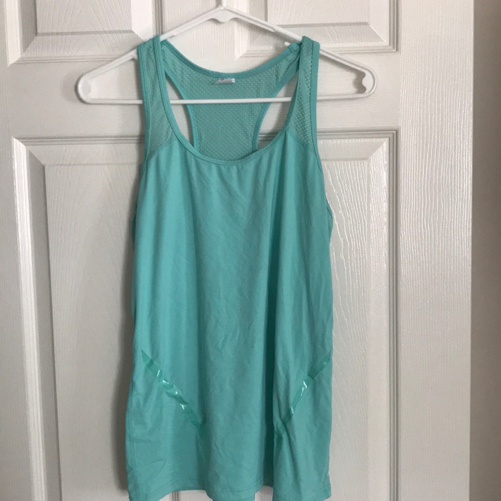 Women’s Gap athletic top